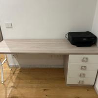 Scrivania e altri mobili camera da letto NUOVI