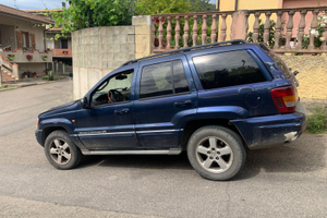 Auto Grand Cherokee