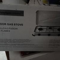 Fornello a gas 3 fuochi con coperchio  Campeg