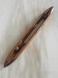 Navetta per telaio in legno d’epoca