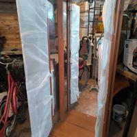 vetrina in legno e vetro