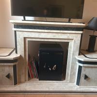 Cornice per camino elettronico con due ante