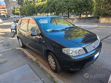 Fiat Punto 3ª serie 2009 – Benzina – Torino – 450€