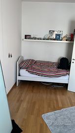 Letto singolo con doghe in legno