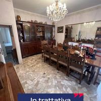 AMPIO TRILOCALE CON POSTO AUTO E CANTINA