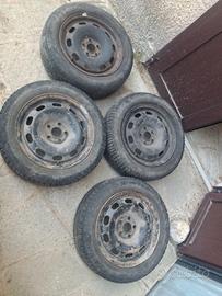 Cerchi in ferro R15 5 fori