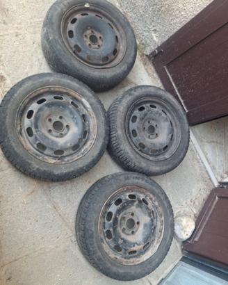 Cerchi in ferro R15 5 fori