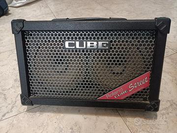 Roland Cube street 