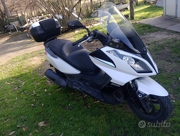 Scooter Kymco downtown 300i