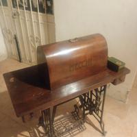 Macchina per cucire Necchi 