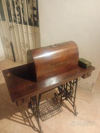 Macchina per cucire Necchi 