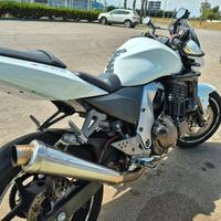 Kawasaki Z750 con patate A2