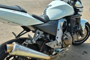 Kawasaki Z750 con patate A2
