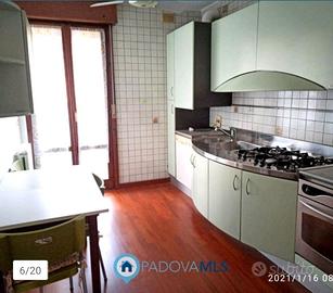 Cucina Snaidero piano in acciaio