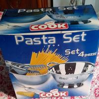 set pasta in metallo nuovo 4 pezzi con scatola