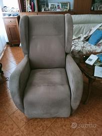 poltrona elettrica con alza piedi 