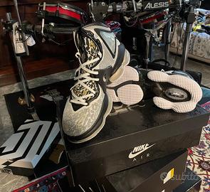 NIKE LEBRON 19 ROYALTY METALLIC GOLD EU 42.5