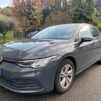 VW Golf 2.0 TDI Life 115CV anche Neopatentati