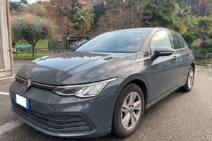 VW Golf 2.0 TDI Life 115CV anche Neopatentati