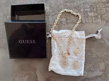 Orecchini e collana Guess