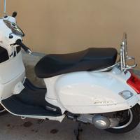 Piaggio Vespa 300 GTS - 2009