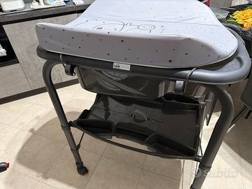 Fasciatoio pieghevole  con vasca bagnetto