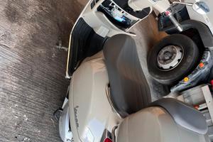 Vespa 300 gts