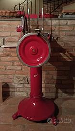 affettatrice Berkel completa di piedistallo