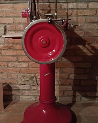 affettatrice Berkel completa di piedistallo