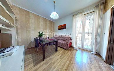 QUADRILOCALE VIA CRUTO 18 L