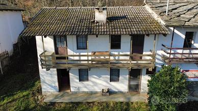 Rustico / Casale di 91 m² con 4 locali e box auto 
