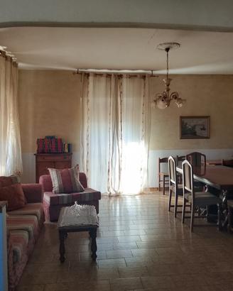 Casa con terrazzo e mini appartamento indipendente
