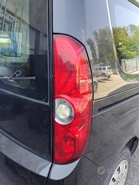 Fanale posteriore destro FIAT DOBLO del 2011