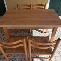 Tavolo con 4 sedie