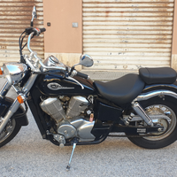 Moto Honda custom shadow 750
