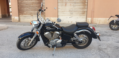 Moto Honda custom shadow 750