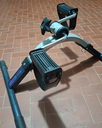 Pedaliera riabilitativa salvaspazio
