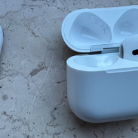 Airpods 4 con cancellazione del rumore in garanzia