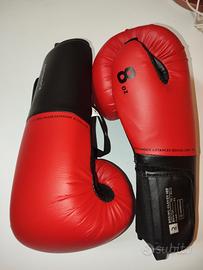 Guantoni da Boxe Outshock 100 8 OZ - Rosso e Nero