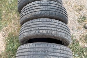 Gomme estive momo