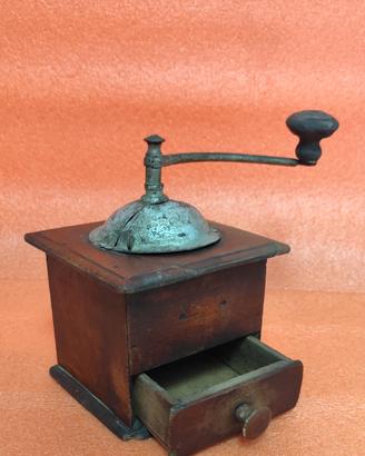 Macinino antico 