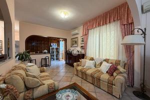 Quadrilocale con tre camere e due posti auto