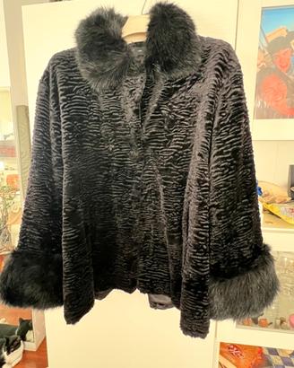Cappotto in pelliccia sintetica nero taglia 45
