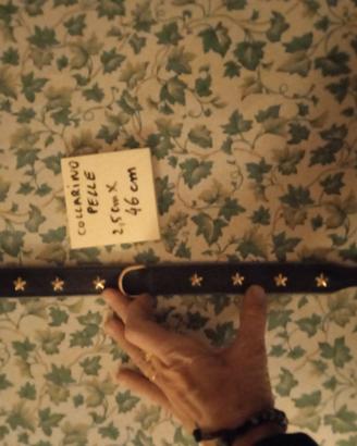 Collarino in pelle nero con stelline per cane.