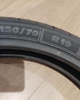 gomma anteriore 120/70/19