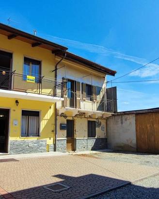 Casa indipendente di 60 m² con 2 locali e box auto