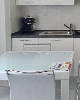 tavolo in vetro estensibile