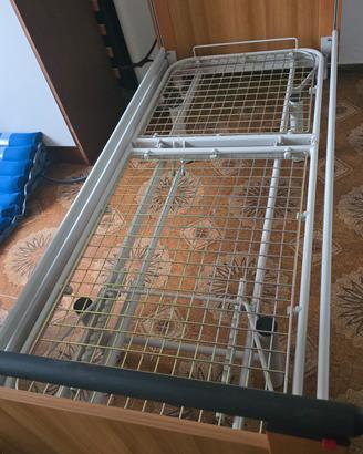 letto con sbarre per anziani
