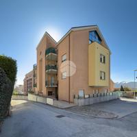 2 LOCALI A L'AQUILA