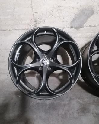 Cerchi 8,5 e 10 da 19 in lega Giulia Alfa Romeo QV